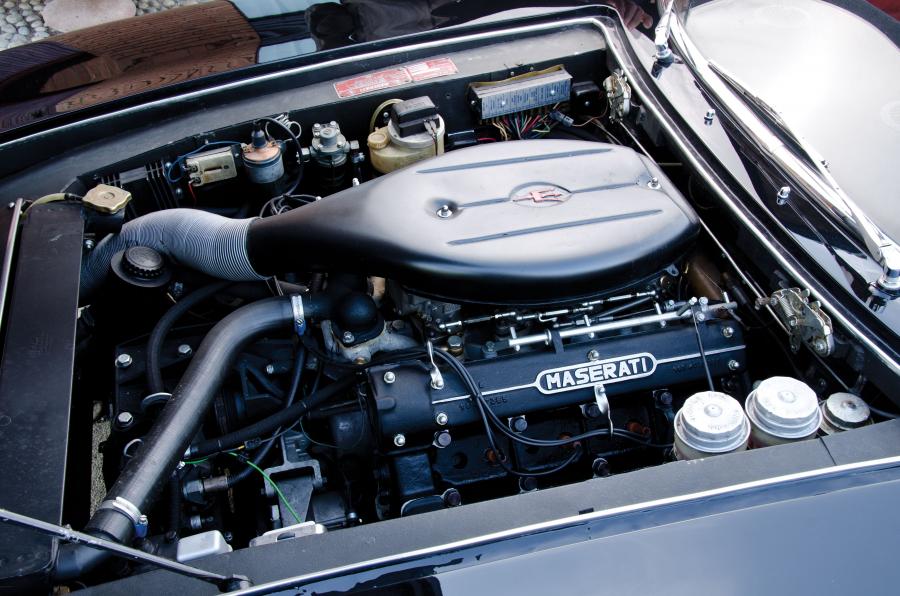  Maserati Ghibli Coupe Black 1968 года  (фото 18 из 19)